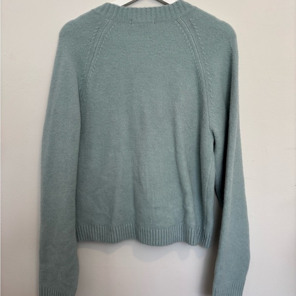 Uniqlo Women's Cardigan in Soft Blue - Picture 4 of 6